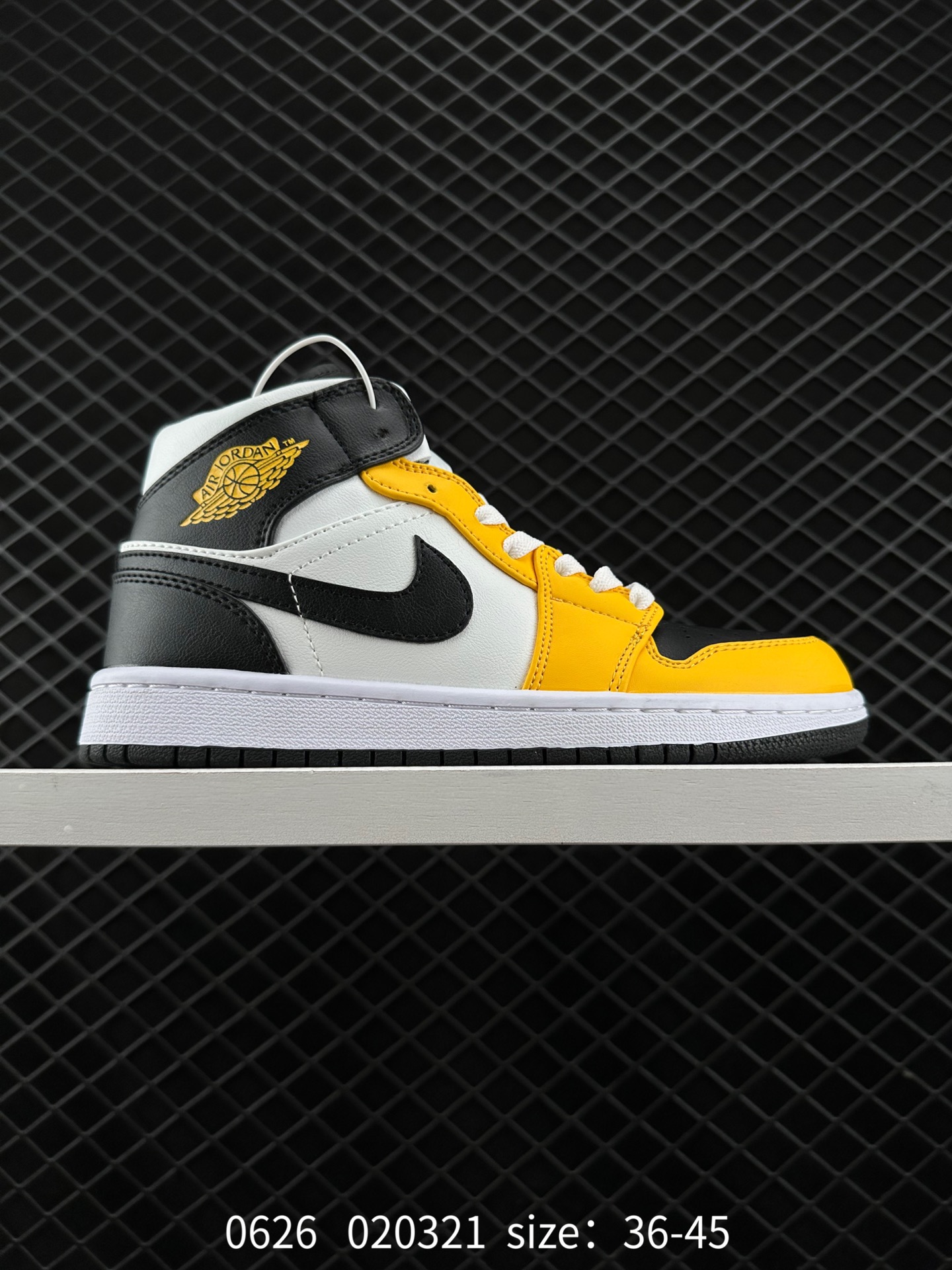（NIKE）AIR JORDAN 1 MID